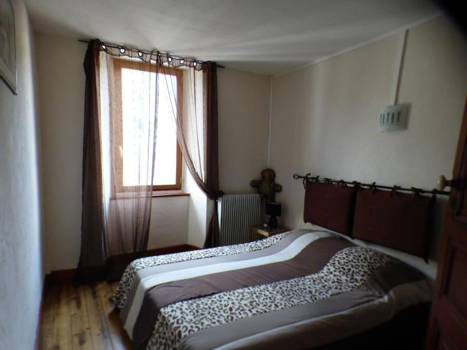 Maison Familiale Pour 8 Saint-Aventin Zewnętrze zdjęcie