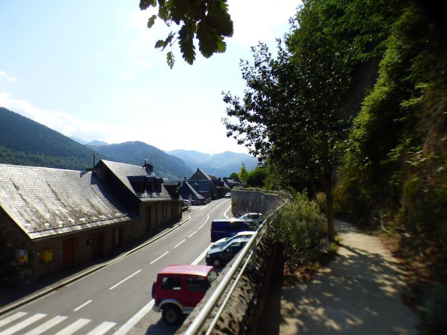 Maison Familiale Pour 8 Saint-Aventin Zewnętrze zdjęcie