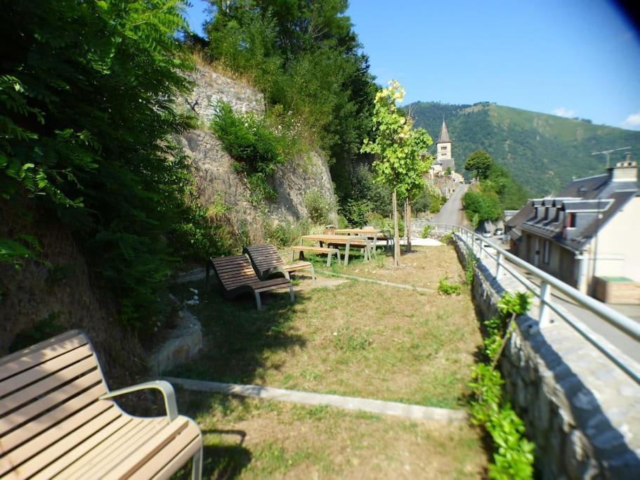 Maison Familiale Pour 8 Saint-Aventin Zewnętrze zdjęcie