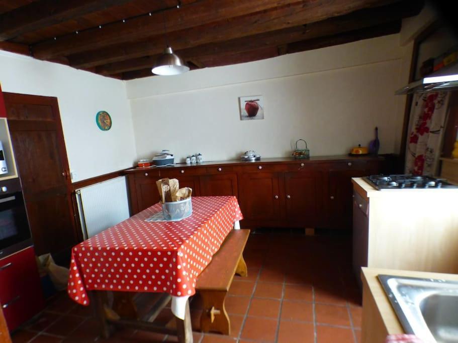 Maison Familiale Pour 8 Saint-Aventin Zewnętrze zdjęcie